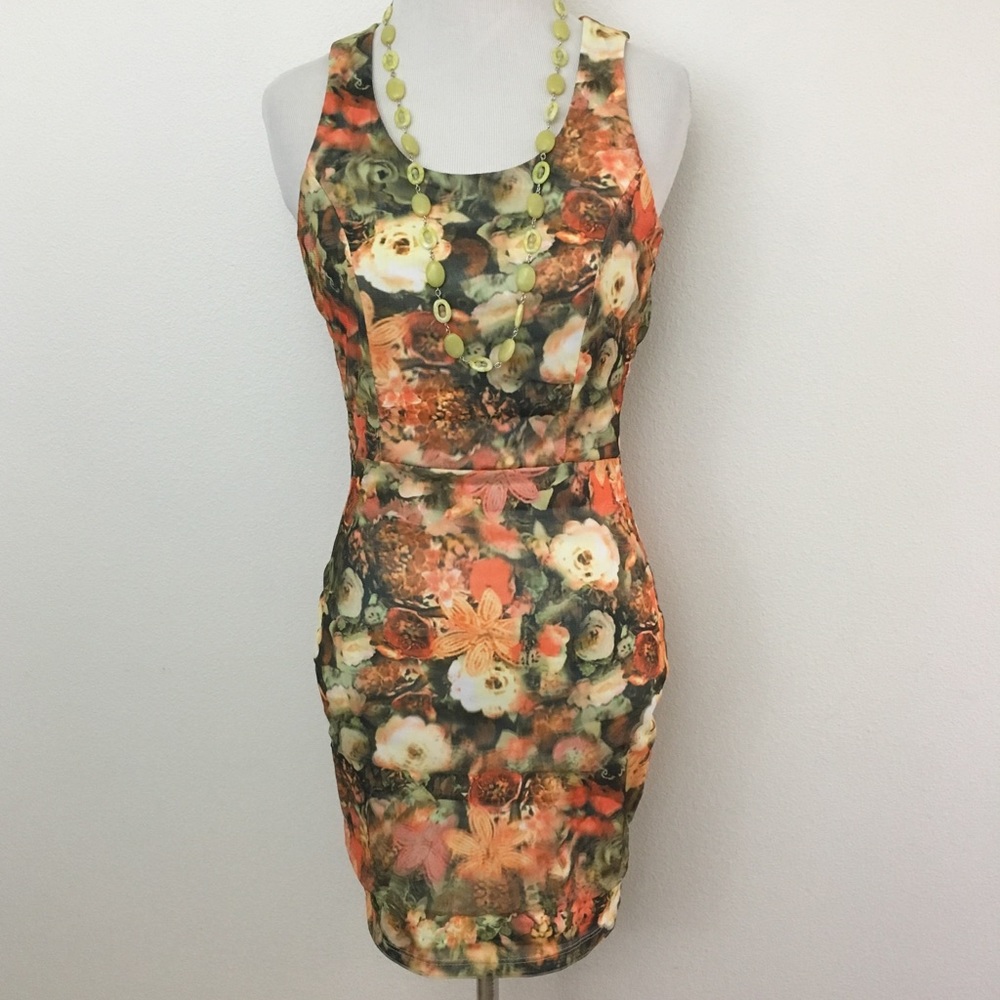 🔴 Just Me | Sleeveless Floral Bodycon Dress
